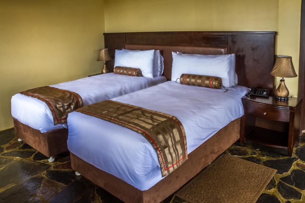 Big Valley Game Lodge Lobatse Kültér fotó